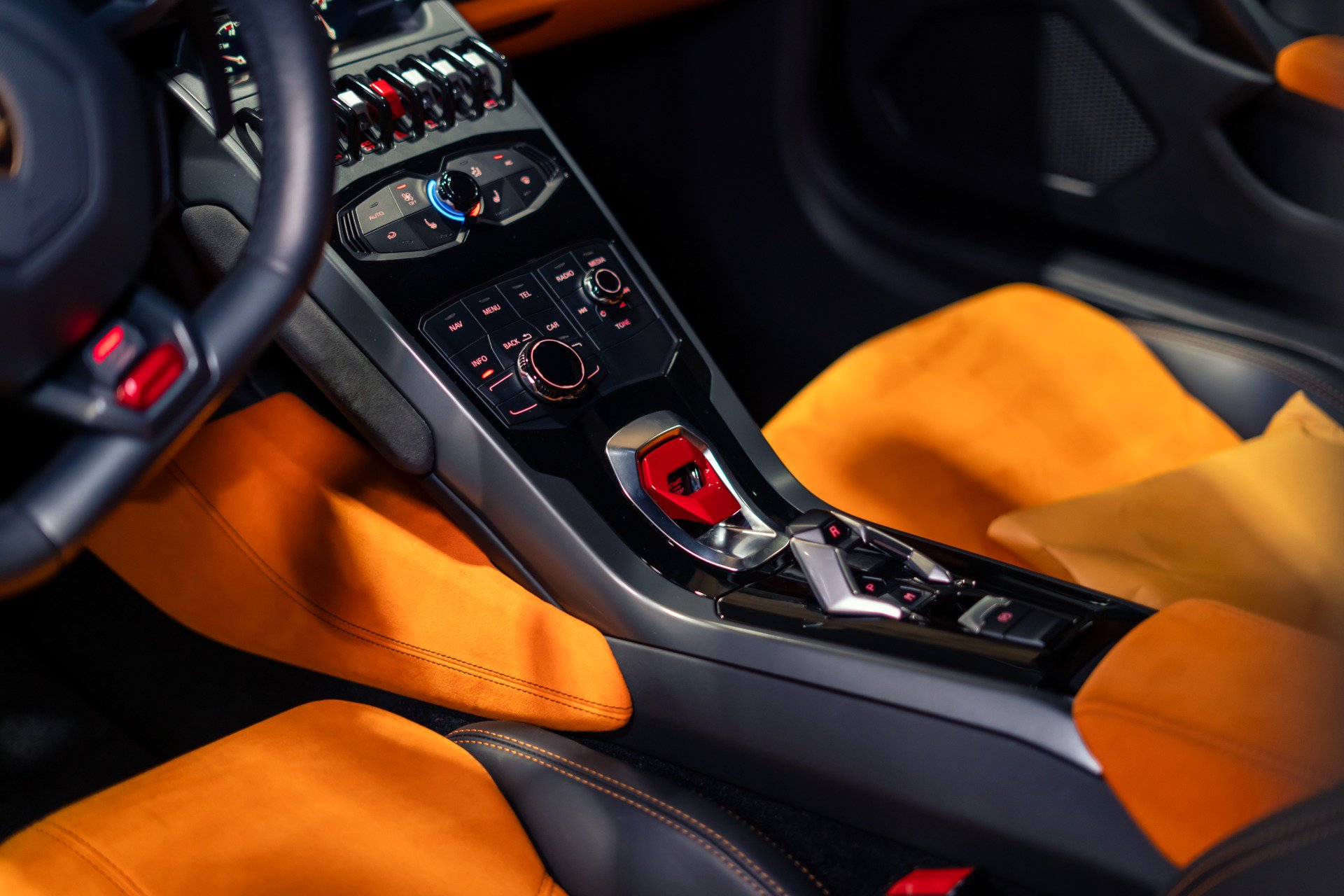 Used 2015 Lamborghini Huracan LP 610-4 AWD/4WD image 12