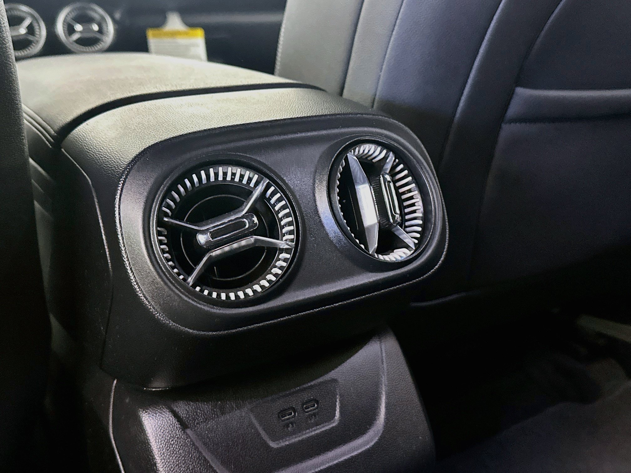 Used 2024 Chevrolet Blazer EV LT AWD/4WD image 28