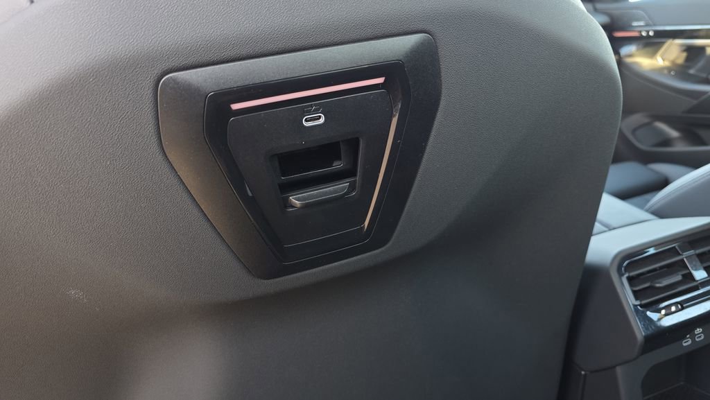 Used 2025 BMW 530i xDrive image 32