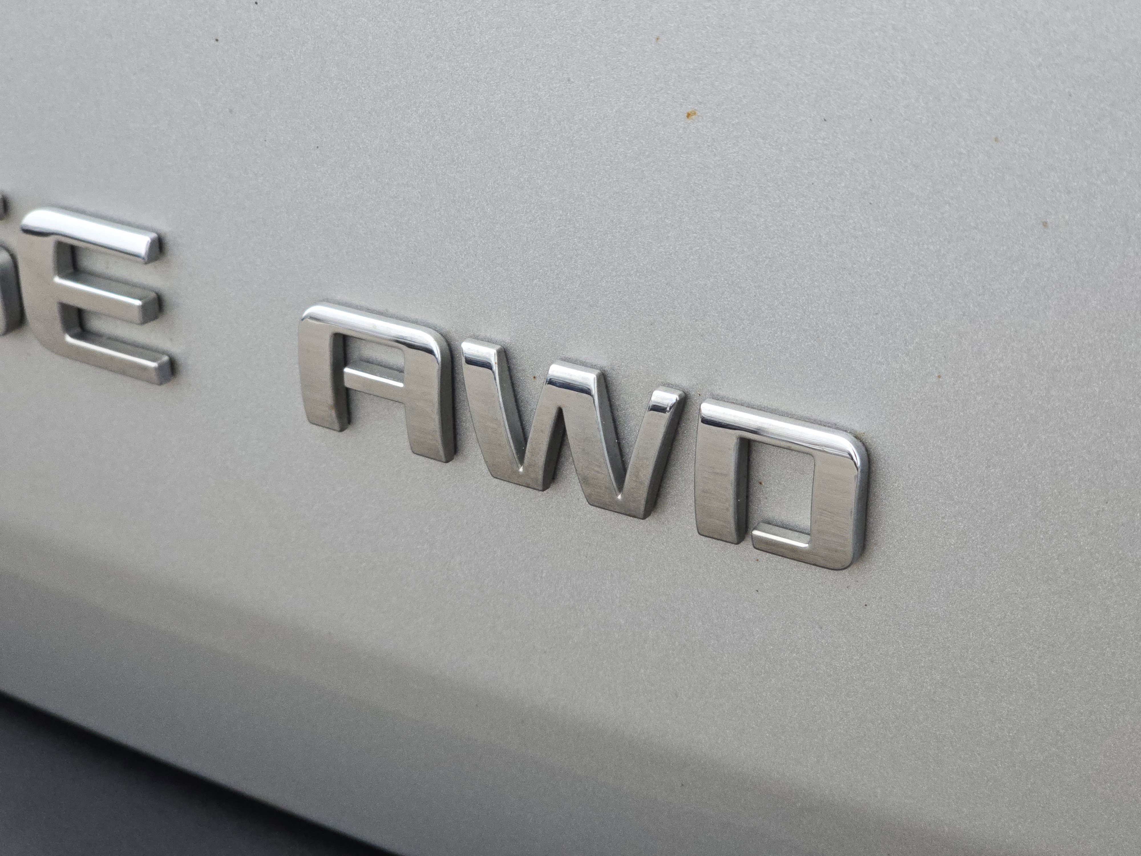 Used 2021 Chevrolet Traverse LT w/ LPO, Floor Liner Package image 10