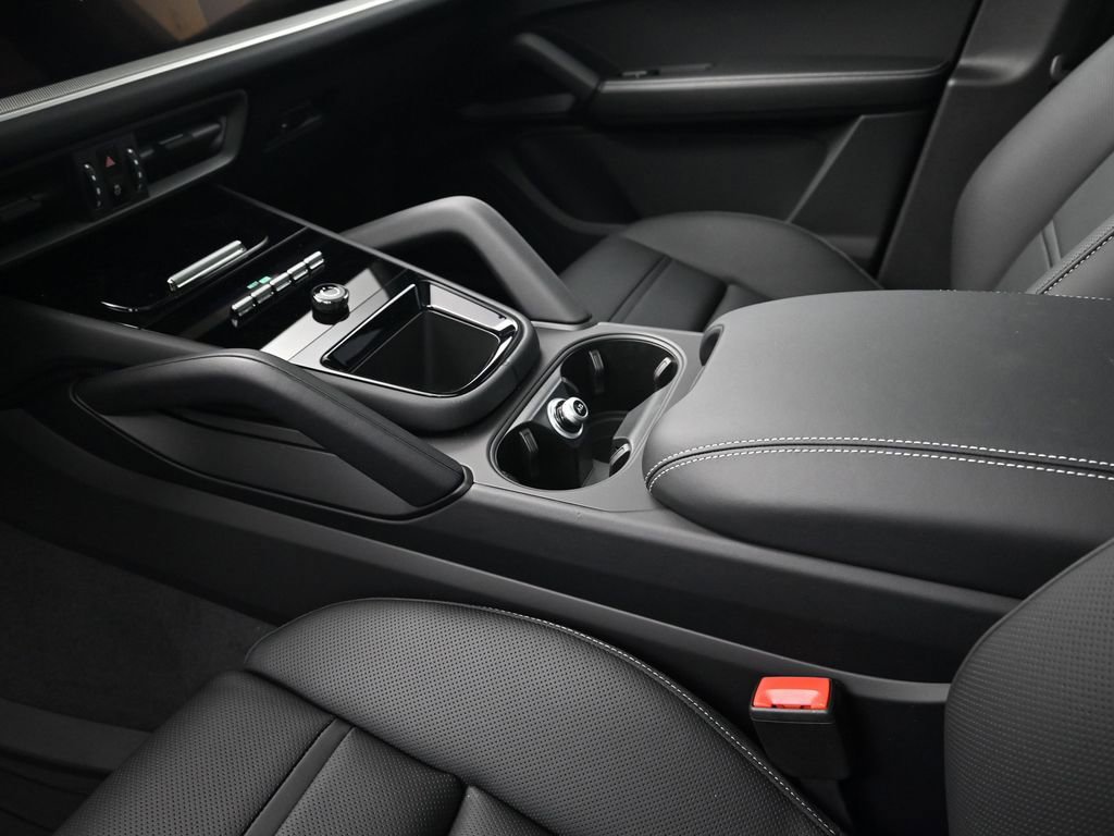 New 2026 Porsche Cayenne S image 21