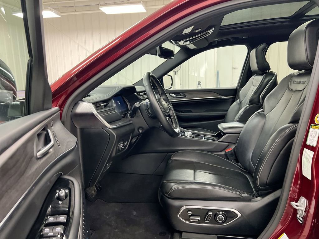 Used 2021 Jeep Grand Cherokee L Overland w/ Luxury Tech Group IV image 20