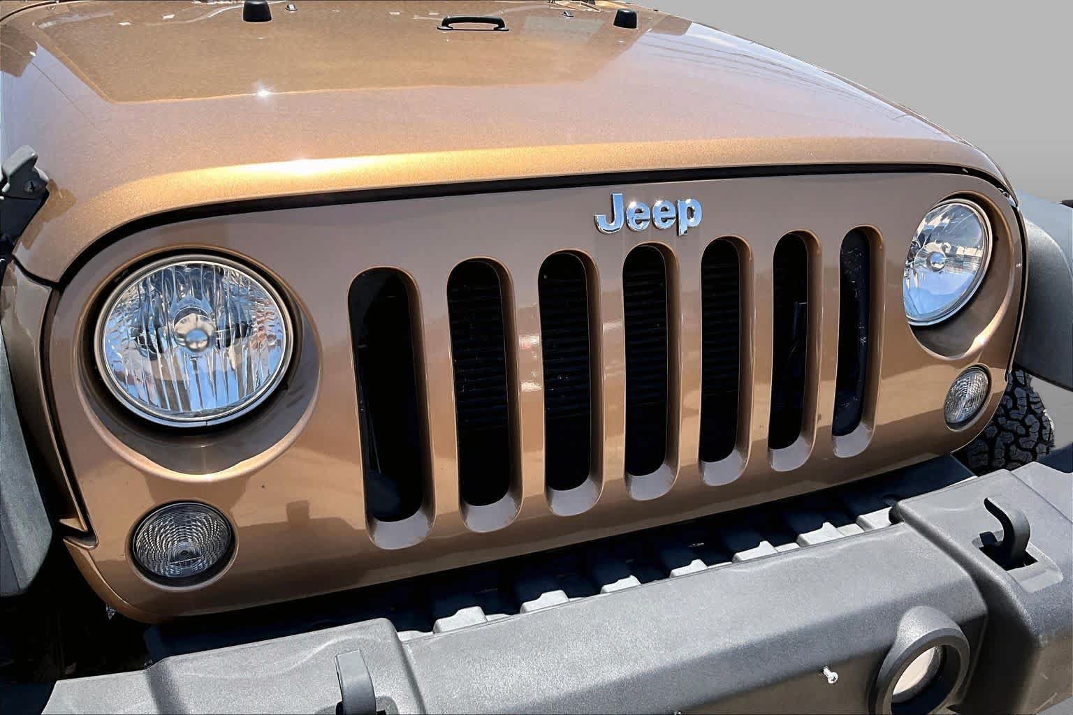 Used 2015 Jeep Wrangler Unlimited Sport w/ Connectivity Group AWD/4WD image 27