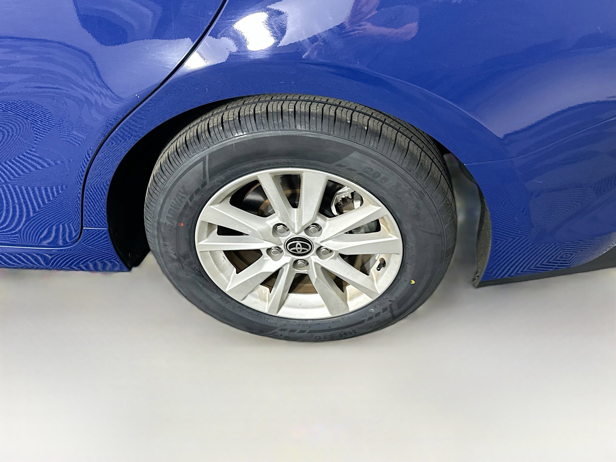 Used 2025 Toyota Camry LE image 11