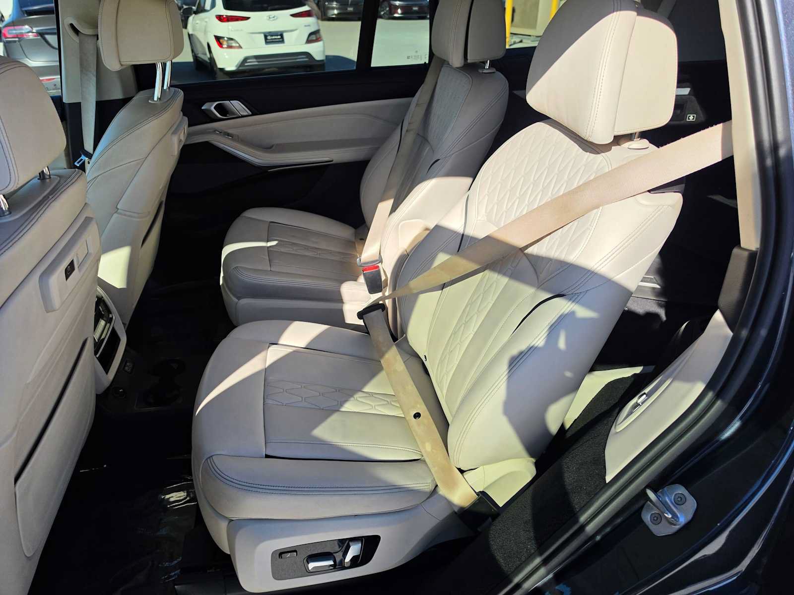 Used 2020 BMW X7 xDrive40i w/ Premium Package AWD/4WD image 19