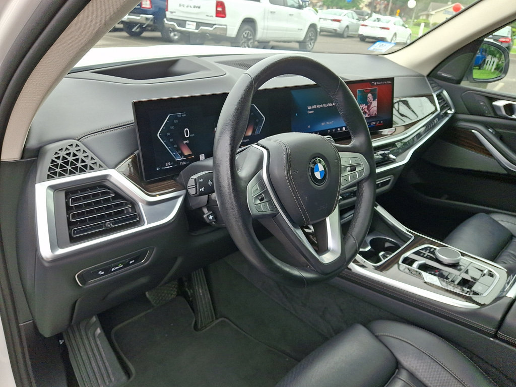 Used 2025 BMW X7 xDrive40i w/ Premium Package AWD/4WD image 24