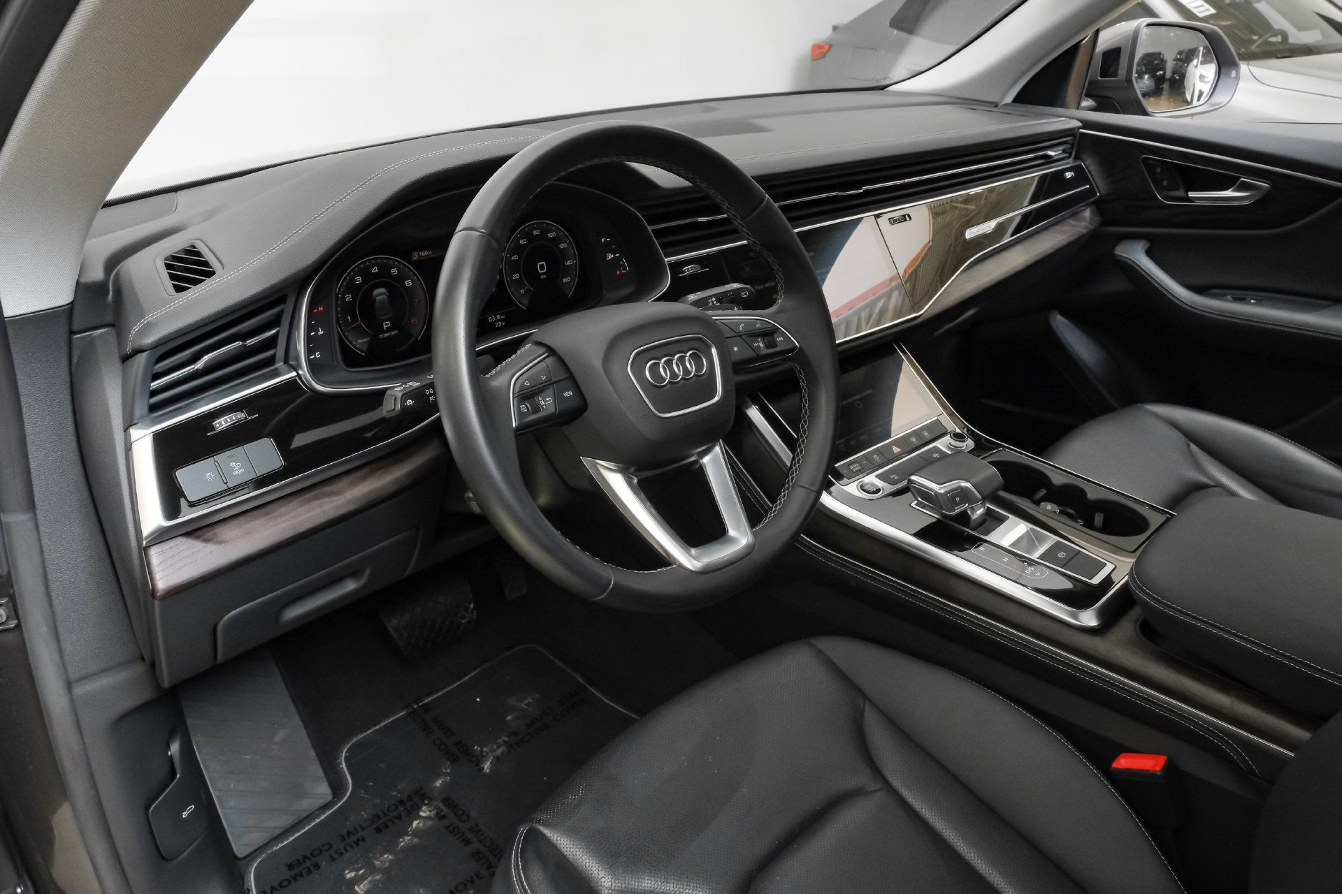 Used 2023 Audi Q8 Premium Plus w/ Premium Plus Package AWD/4WD image 3