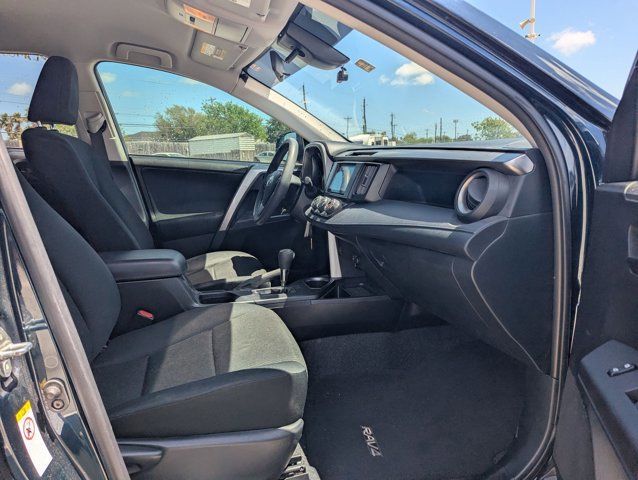 Used 2018 Toyota RAV4 LE FWD image 13