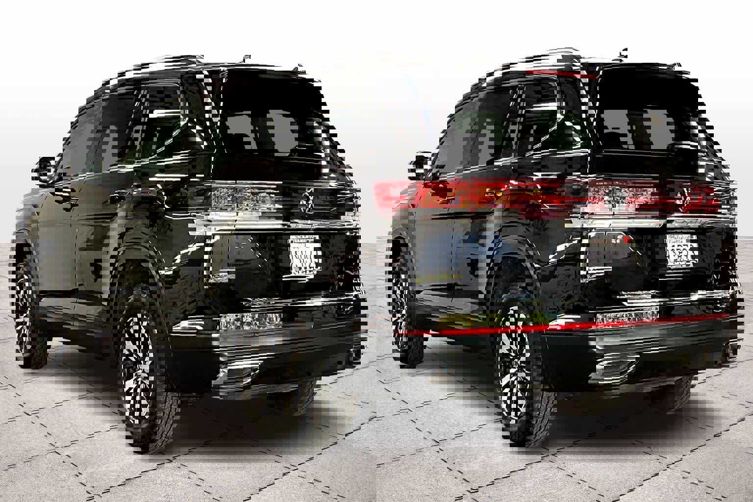 Used 2025 Volkswagen Atlas SE image 15