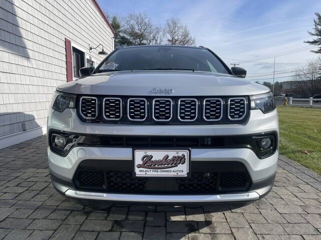 Used 2025 Jeep Compass Limited w/ Sun & Sound Group image 3