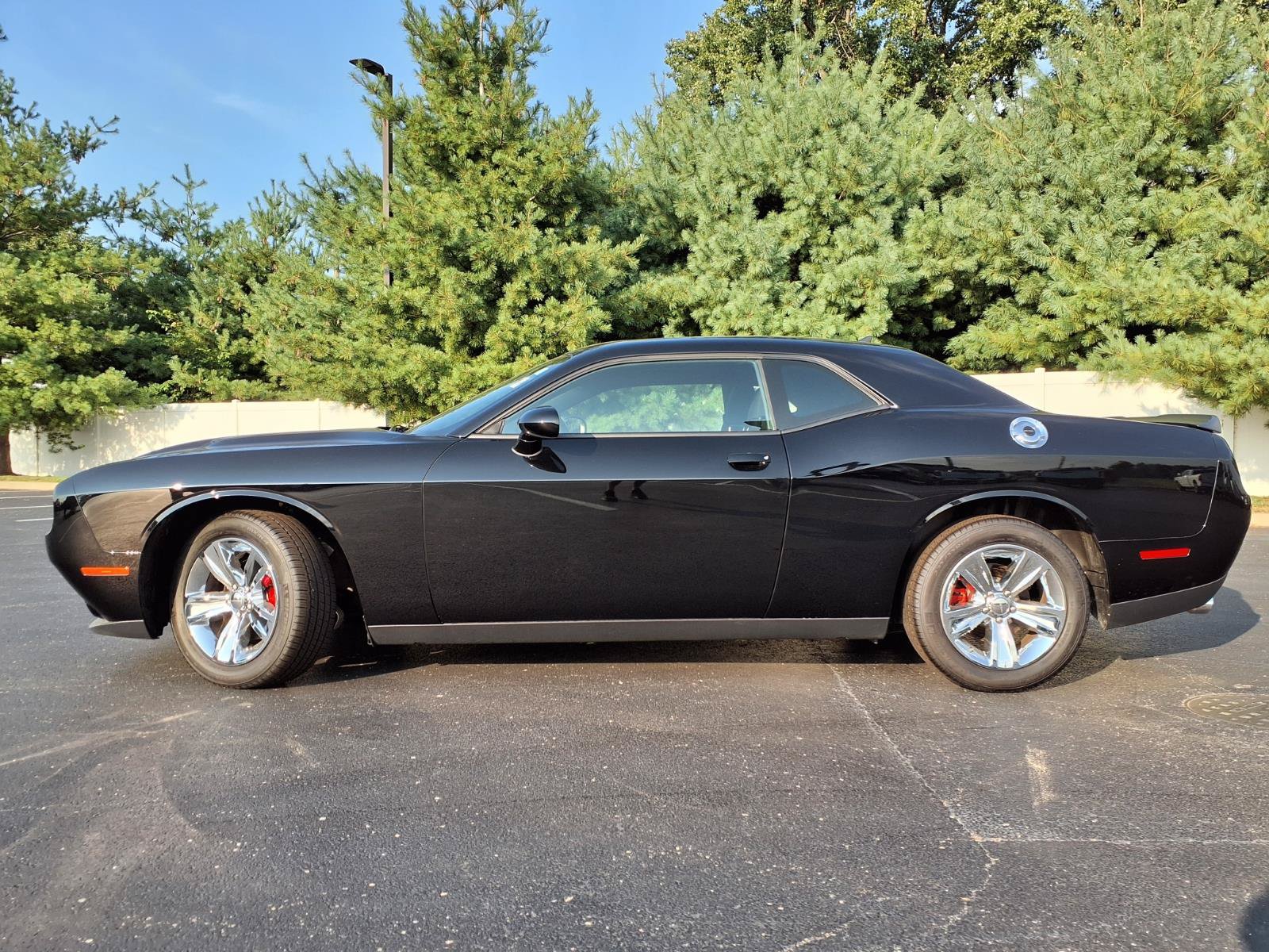 Used 2023 Dodge Challenger SXT RWD image 29