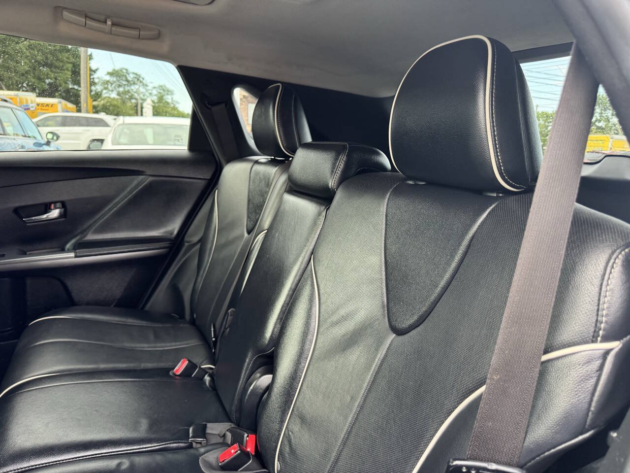 Used 2013 Toyota Venza AWD image 26