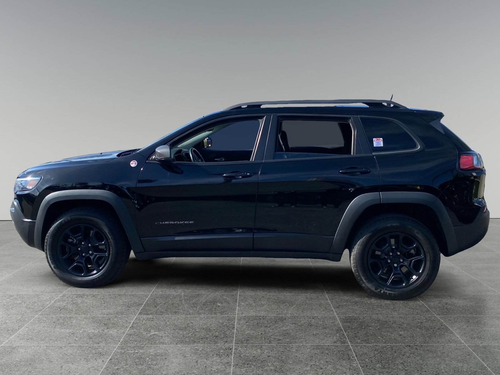 Used 2020 Jeep Cherokee Trailhawk w/ Comfort/Convenience Group AWD/4WD image 2