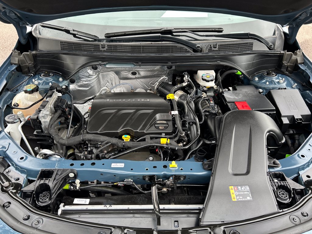 Used 2025 Buick Envista Sport Touring w/ Convenience II Package FWD image 26