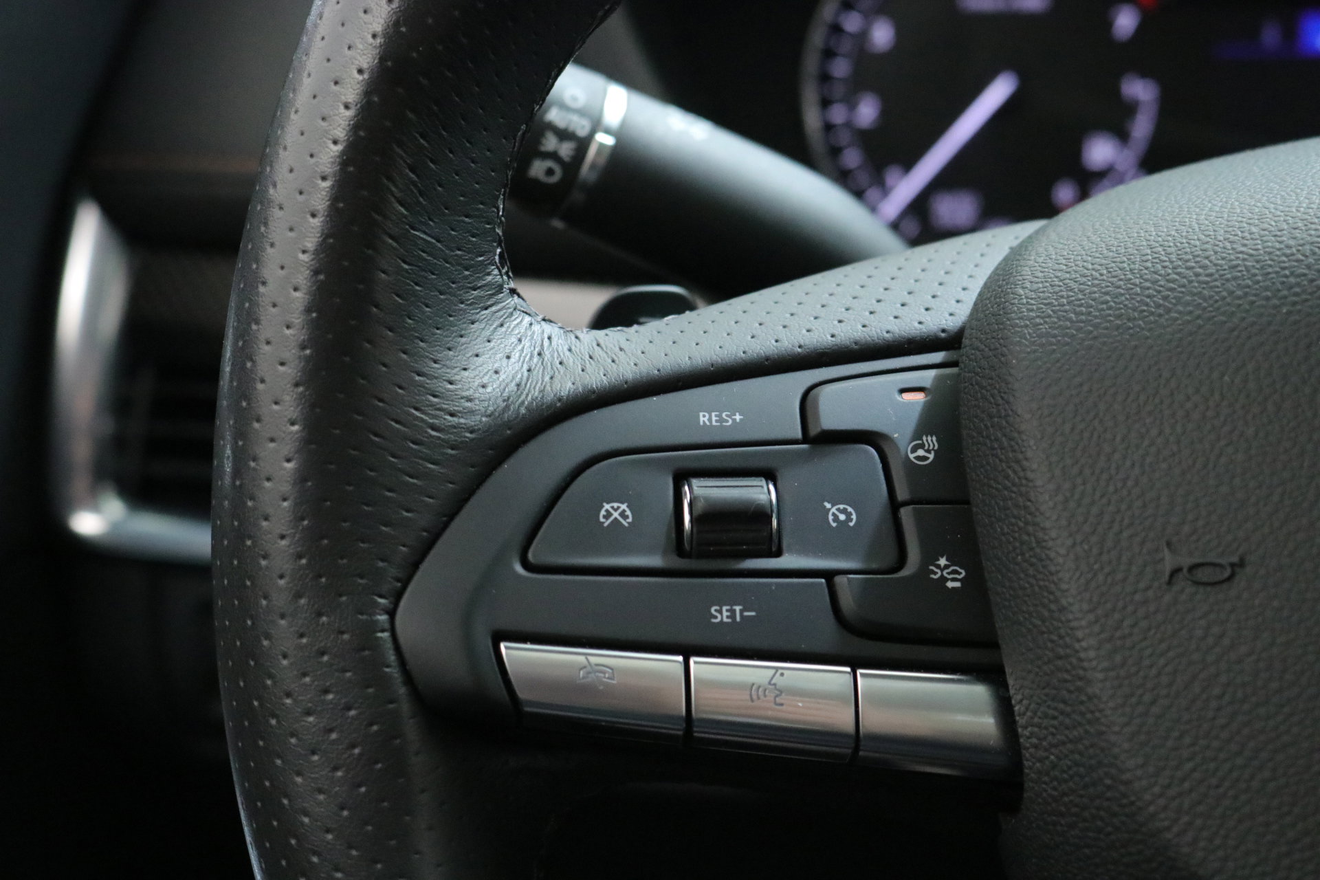 Used 2022 Cadillac XT4 Sport w/ Cold Weather Package image 14