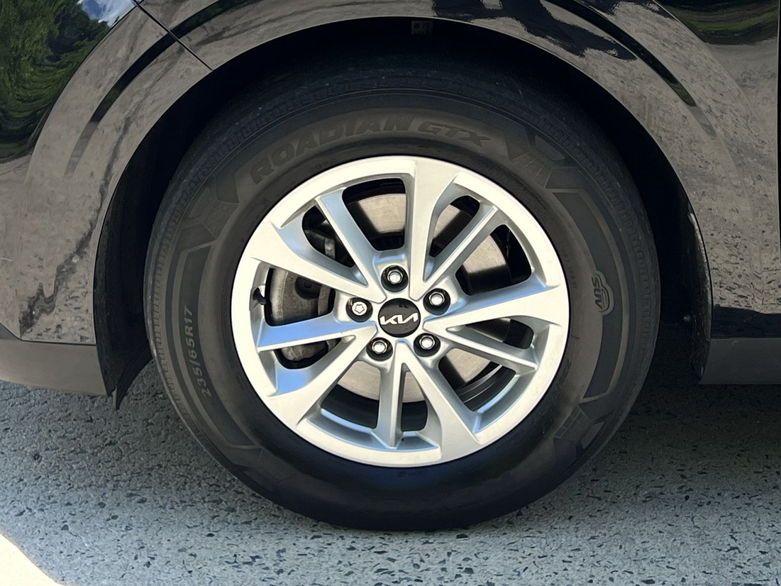 Used 2024 Kia Carnival LX FWD image 25
