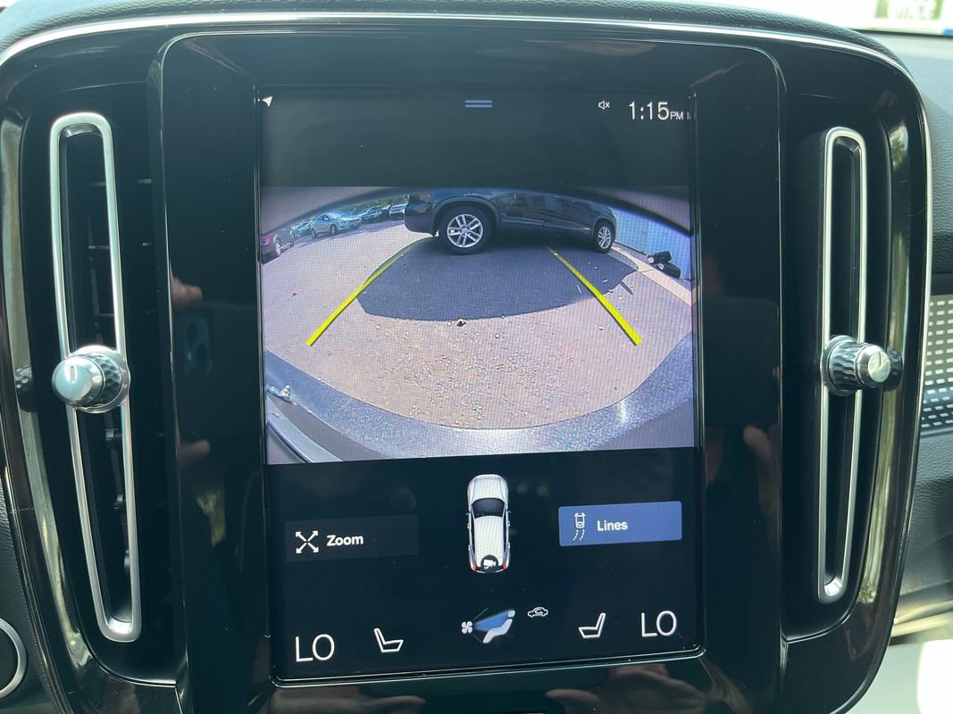 Used 2019 Volvo XC40 T5 R-Design image 12
