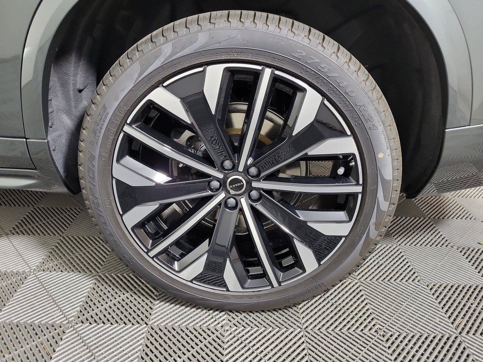 New 2027 Volvo XC90 B6 Ultra AWD/4WD image 11