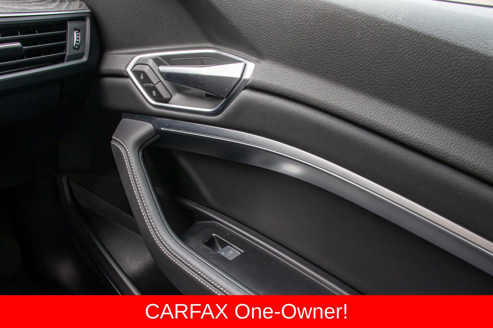 Used 2022 Audi e-tron Premium Plus w/ Premium Plus Package image 23