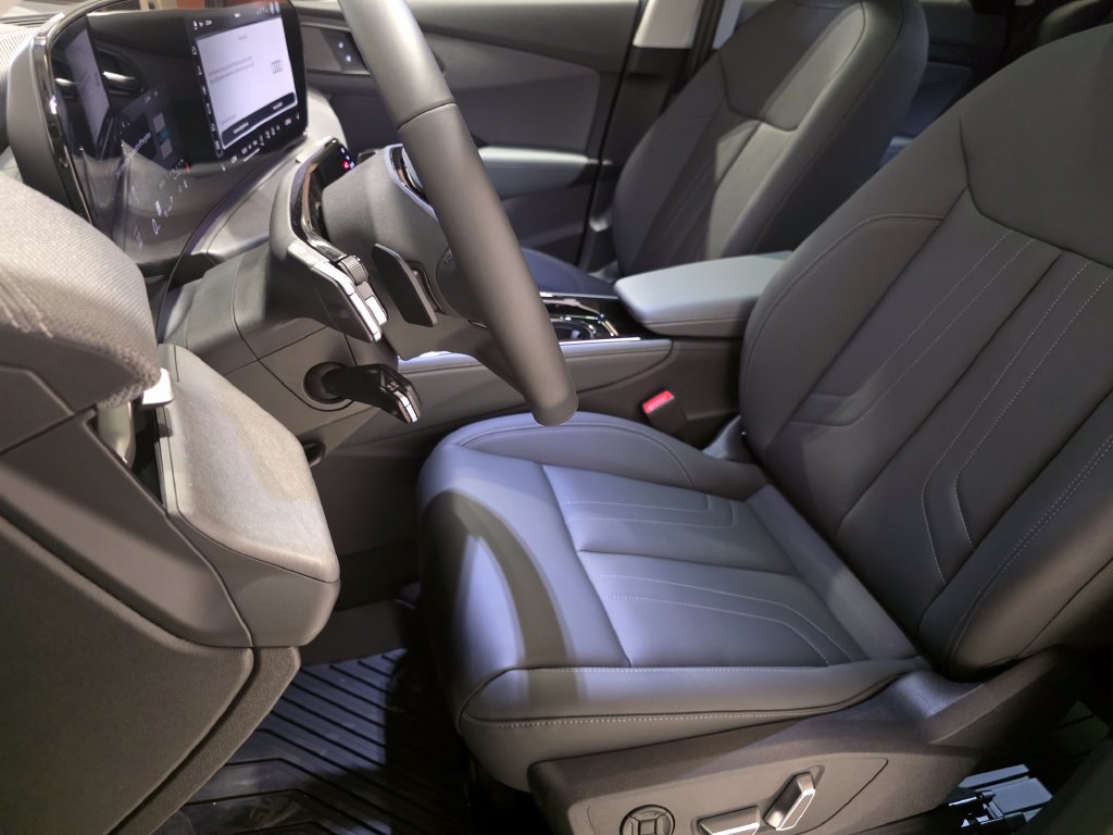 New 2026 Audi Q3 quattro 2.0T AWD/4WD image 16