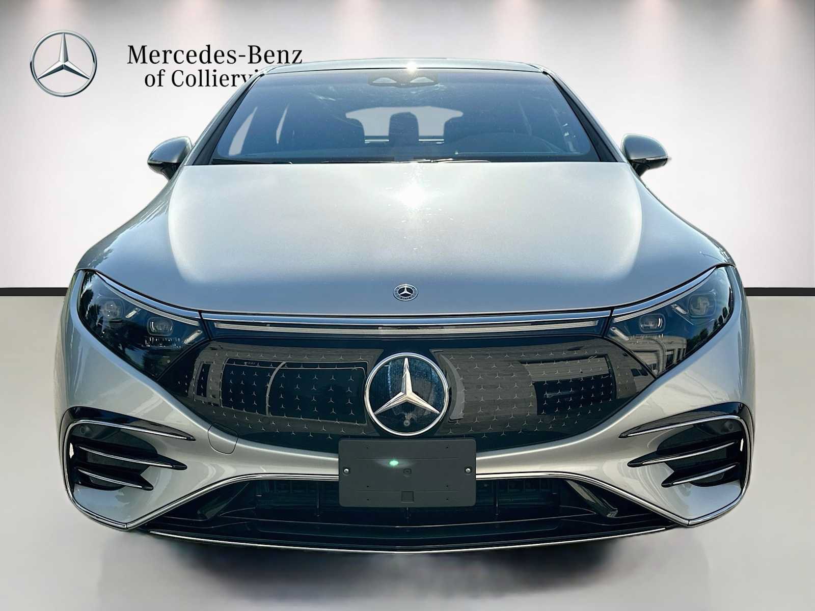 Used 2023 Mercedes-Benz EQS 580 4MATIC Sedan image 2