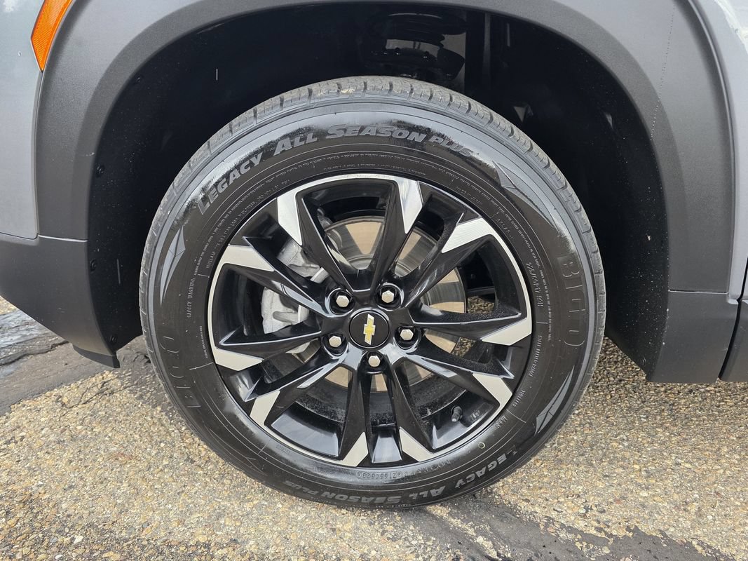 Used 2021 Chevrolet TrailBlazer LT w/ Premium Seating Package AWD/4WD image 38