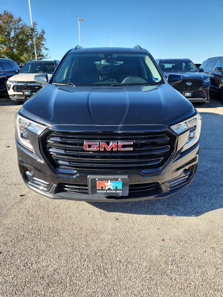 Used 2024 GMC Terrain SLT w/ Elevation Edition AWD/4WD image 13