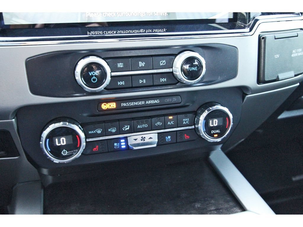 Used 2022 Ford F250 Lariat w/ Black Appearance Package AWD/4WD image 27