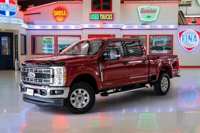 Used 2024 Ford F250 XLT AWD/4WD image 2