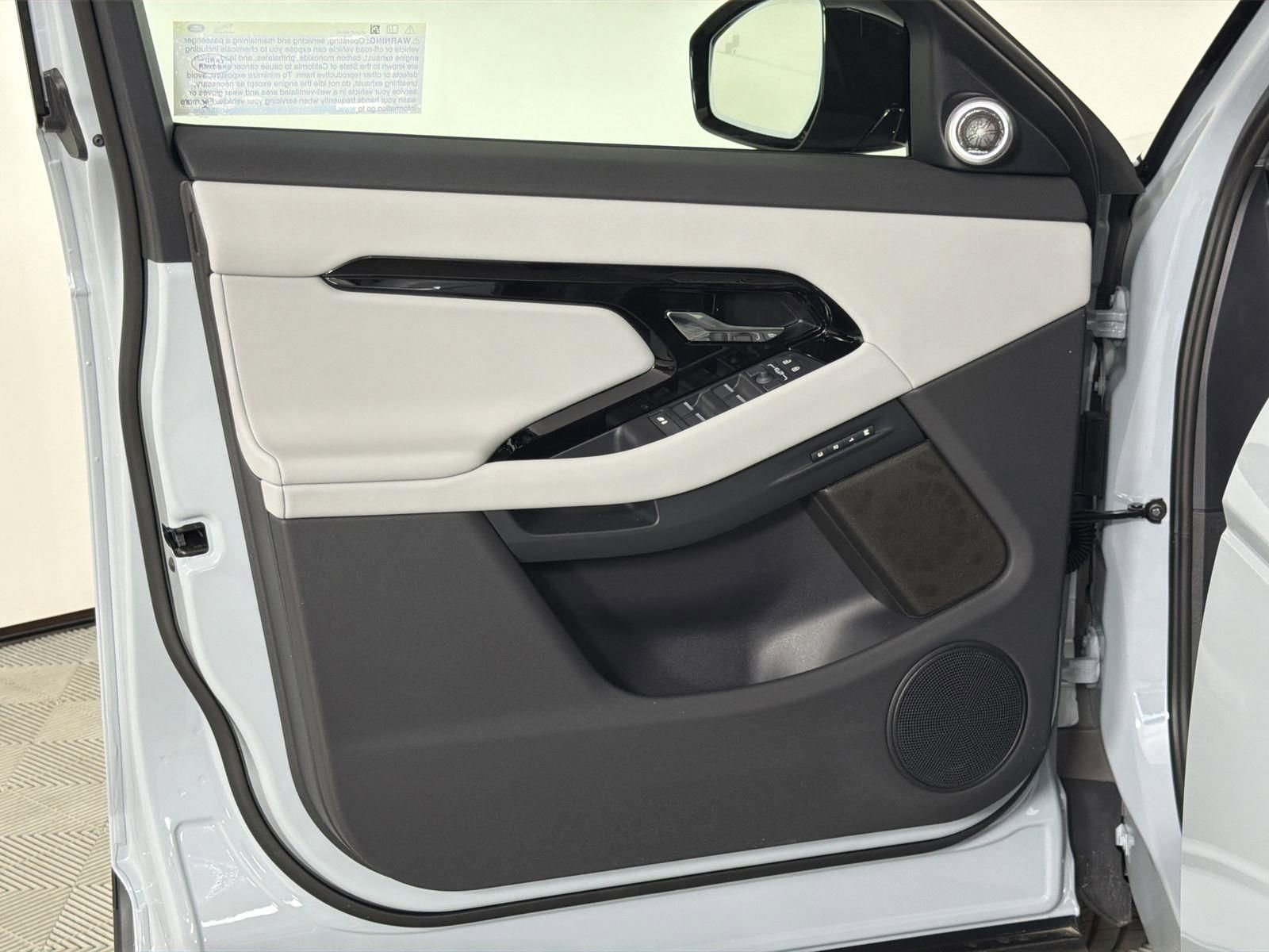 New 2026 Land Rover Range Rover Evoque S image 21