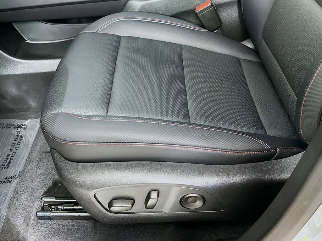 Used 2025 Chevrolet Traverse Z71 image 30