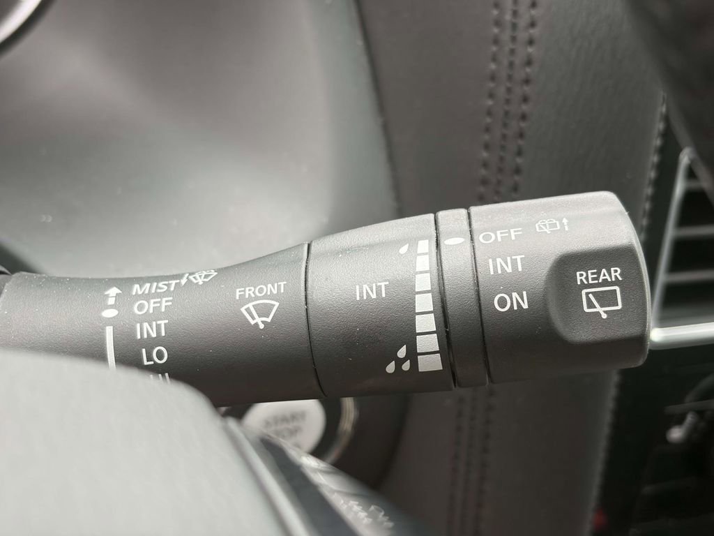 Used 2024 Nissan Armada SL w/ Captain's Chairs Package RWD image 33