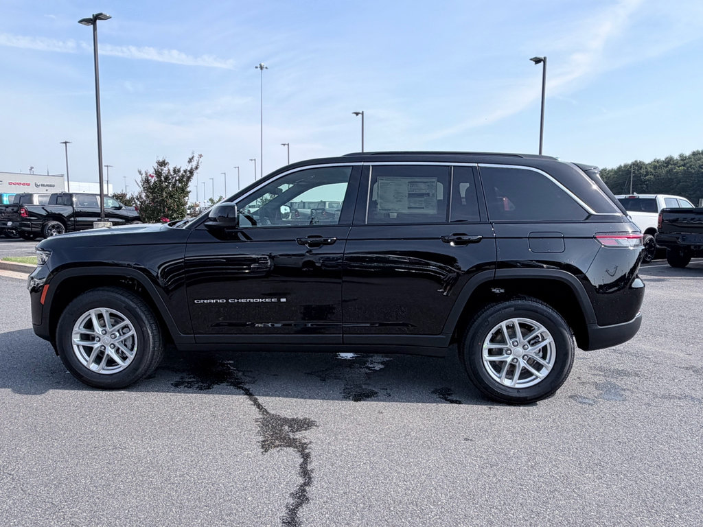 New 2026 Jeep Grand Cherokee Laredo RWD image 5