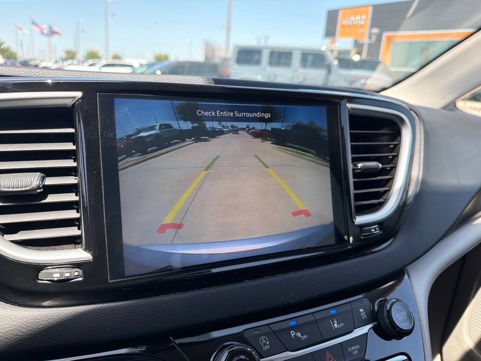 Used 2023 Chrysler Pacifica Touring-L FWD image 22