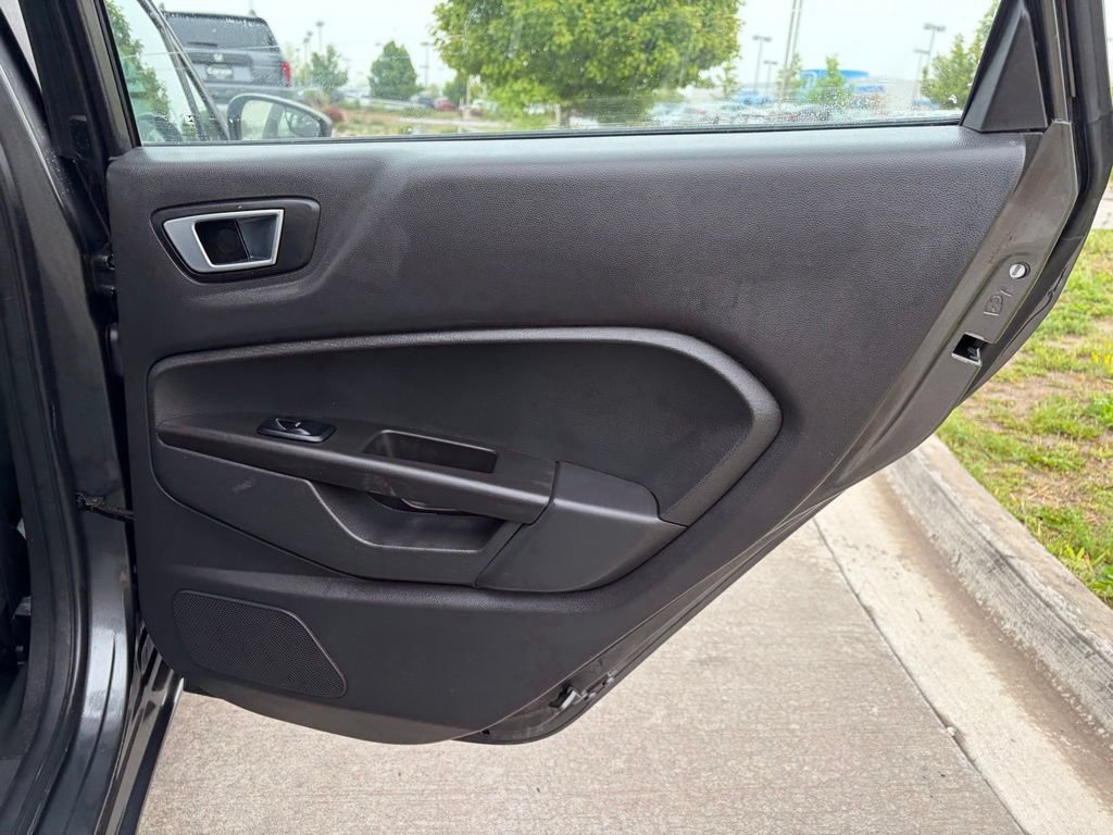 Used 2016 Ford Fiesta SE FWD image 17