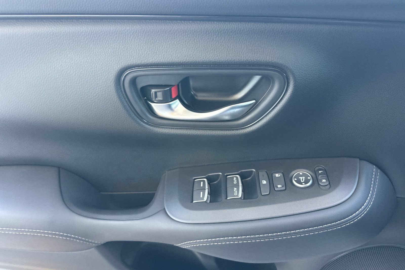 New 2027 Honda HR-V EX-L image 13