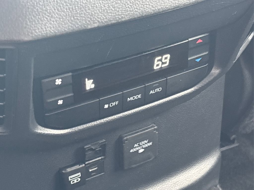 Used 2023 Toyota Sequoia Limited image 33