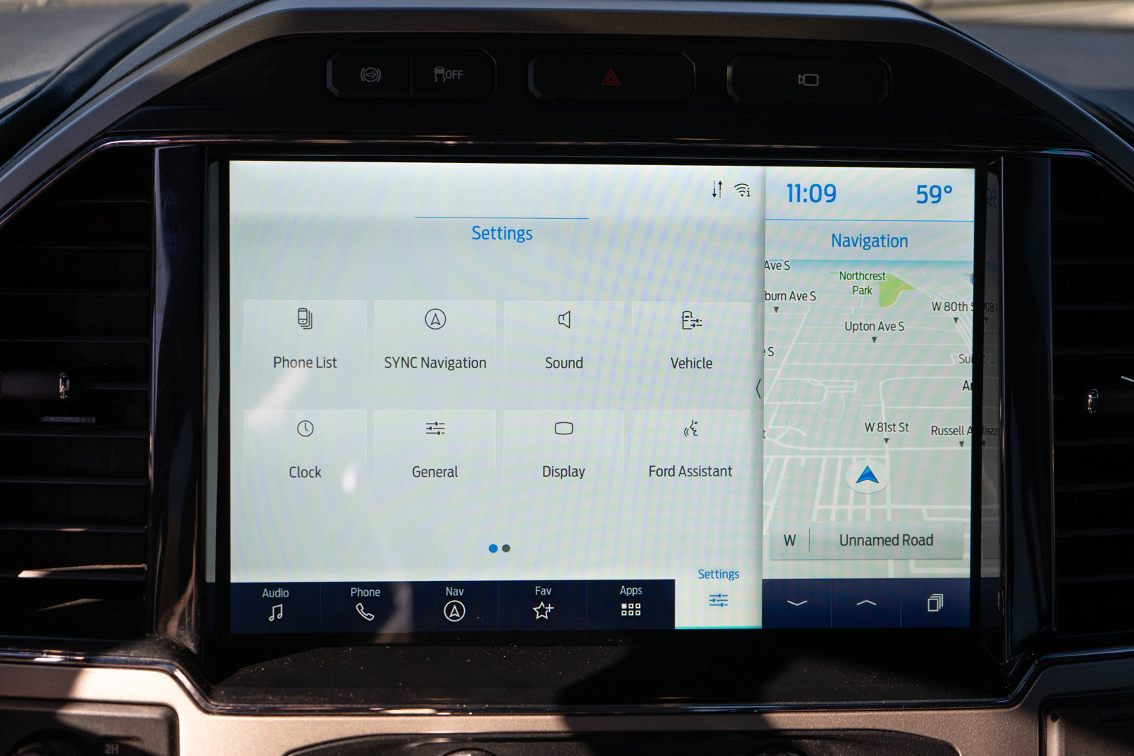 Used 2022 Ford F250 Lariat w/ Black Appearance Pkg image 14