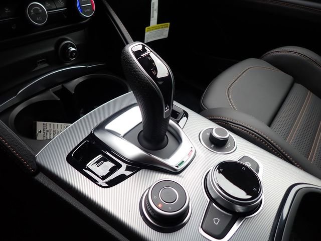 New 2025 Alfa Romeo Stelvio Sprint AWD/4WD image 17