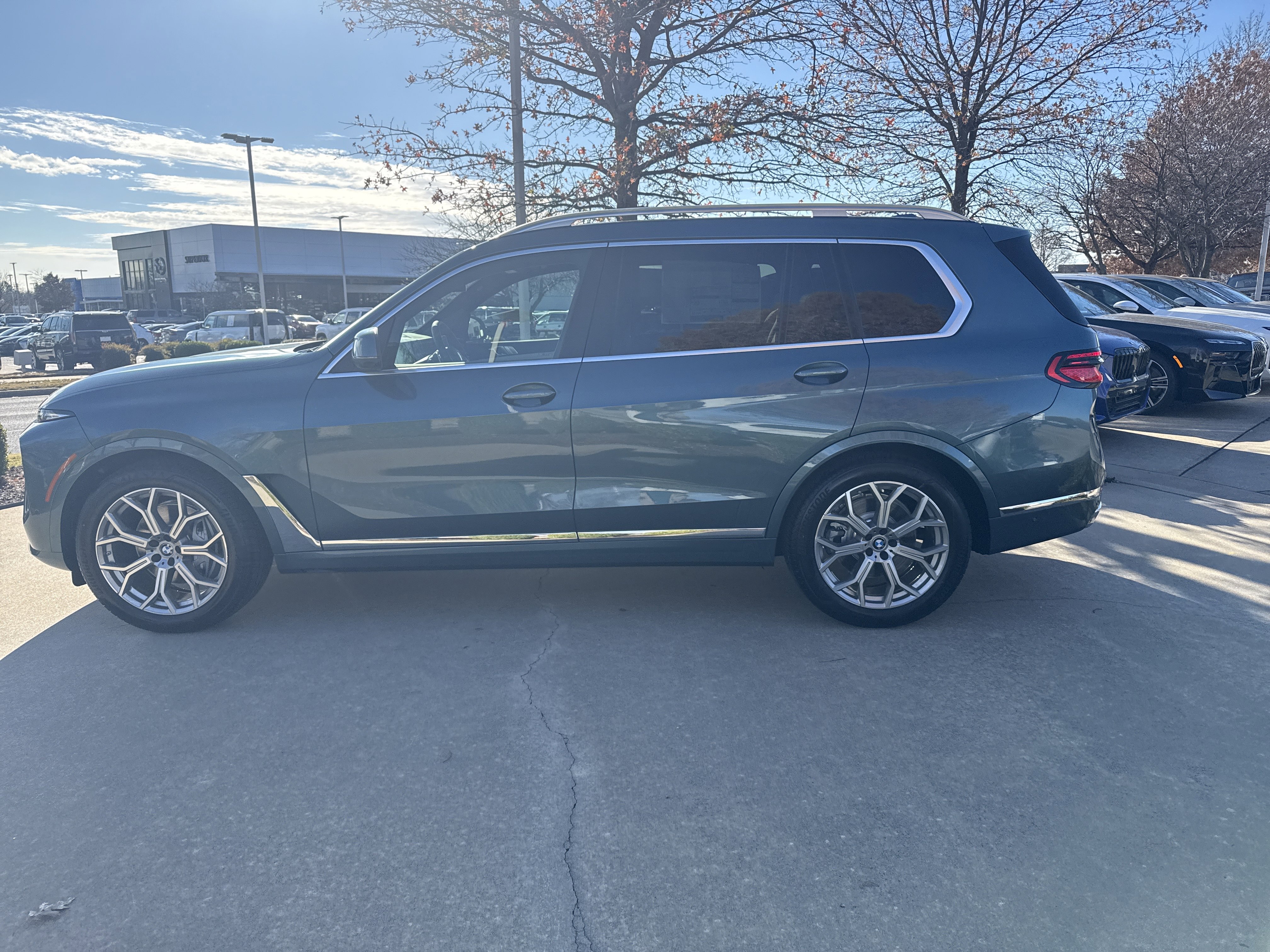 New 2026 BMW X7 xDrive40i w/ Premium Package image 2
