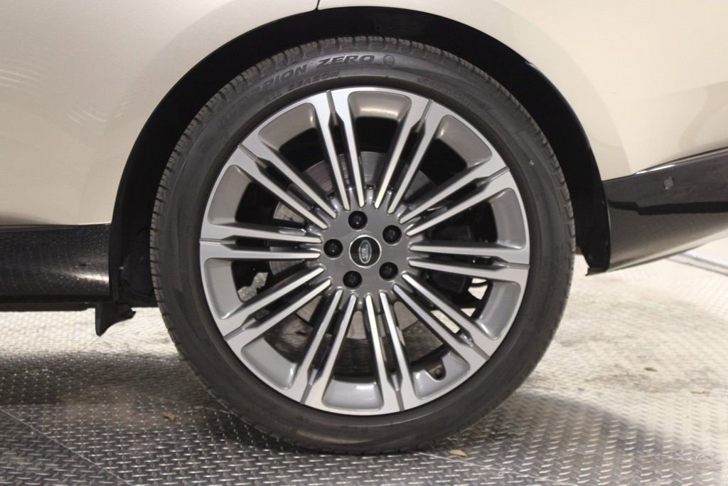 Used 2023 Land Rover Range Rover Autobiography image 13