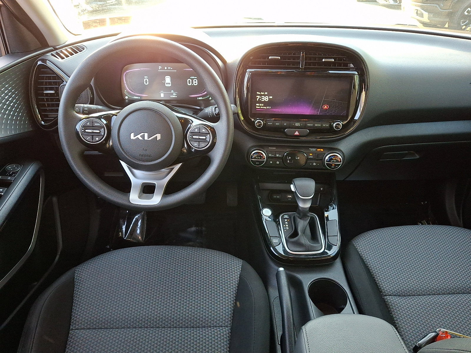 Used 2023 Kia Soul S FWD image 12