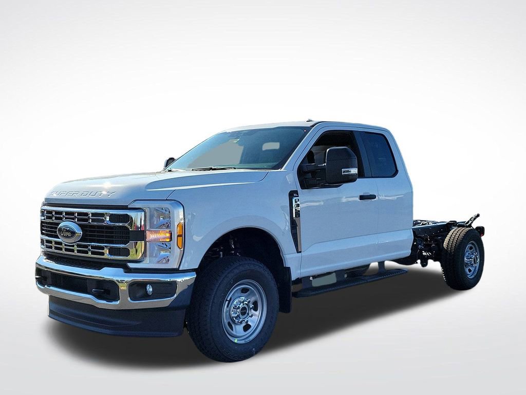 New 2026 Ford F350 XL w/ XL Chrome Package image 4