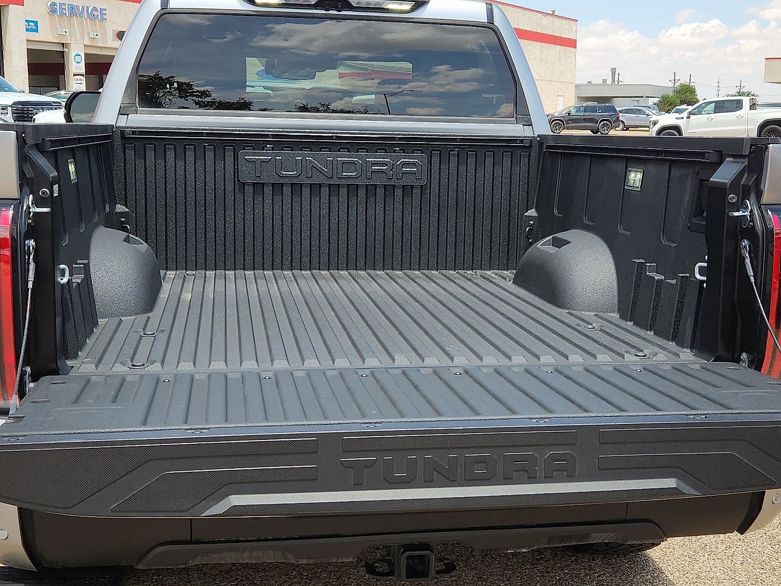 Used 2025 Toyota Tundra Limited AWD/4WD image 11