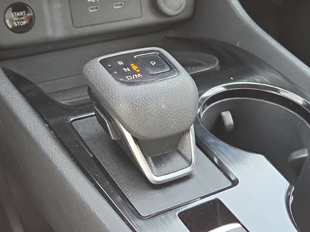 Used 2025 Nissan Rogue SV AWD/4WD image 26