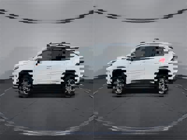 Used 2025 Toyota RAV4 XLE image 5