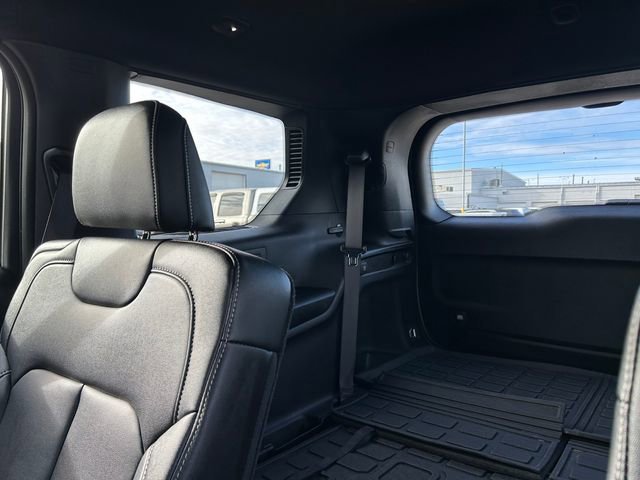 Used 2025 Jeep Grand Cherokee L Limited w/ Black Appearance Package image 17