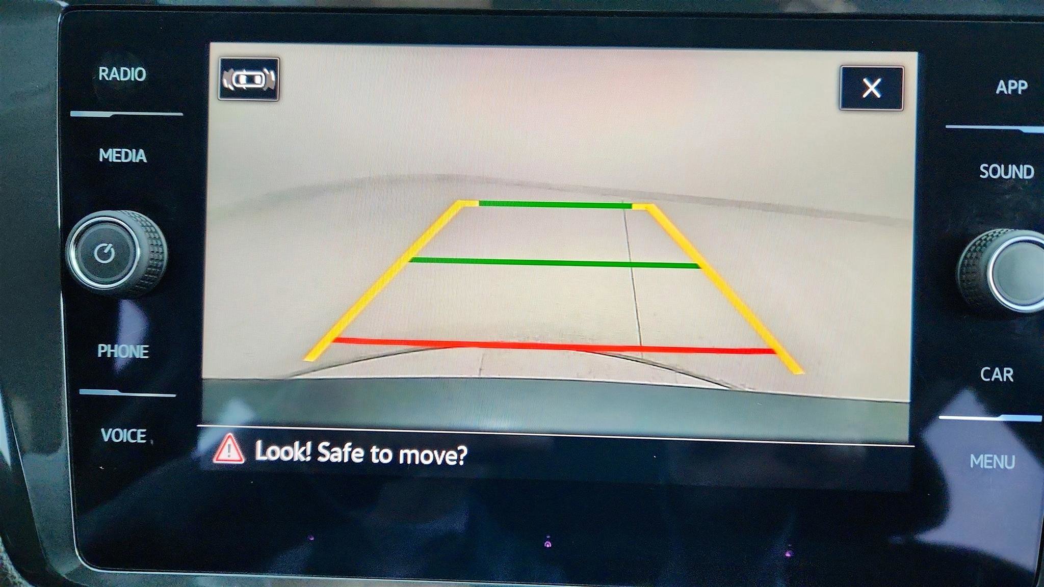 Used 2024 Volkswagen Tiguan SE image 31