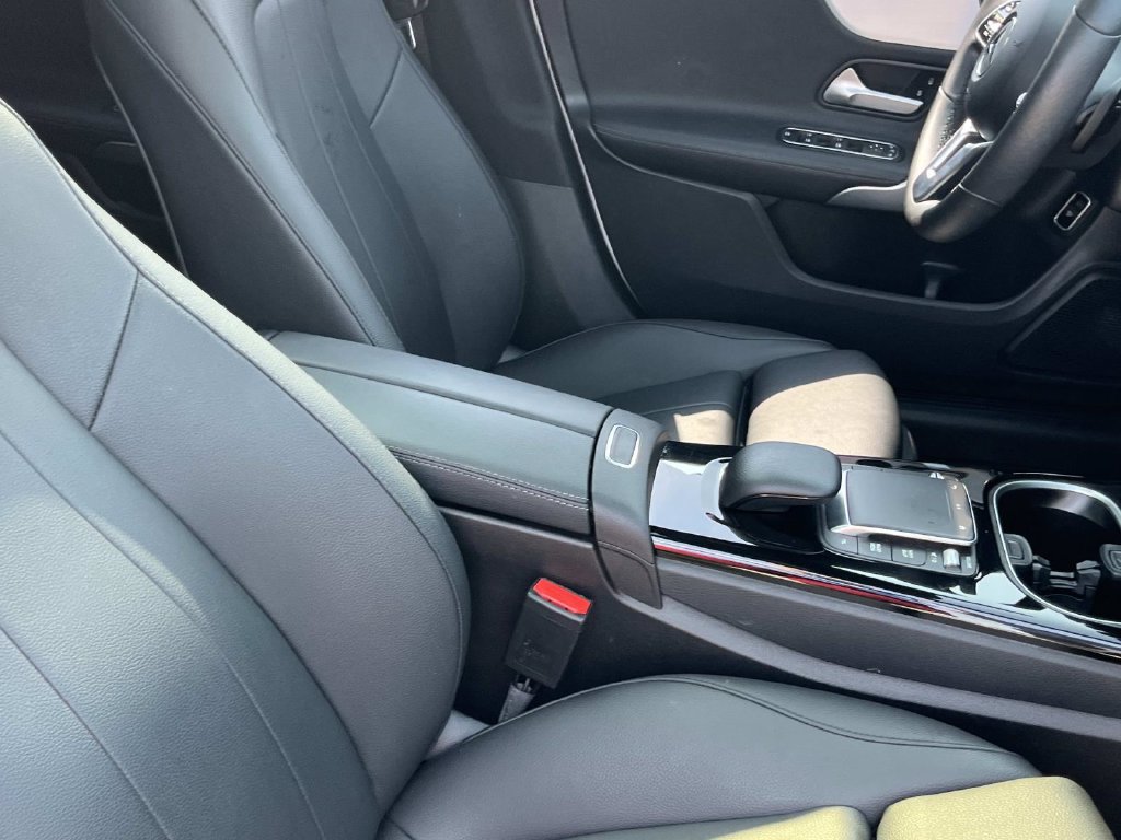 Used 2023 Mercedes-Benz CLA 250 image 29
