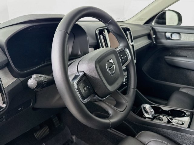 Used 2026 Volvo XC40 B5 Plus AWD/4WD image 11